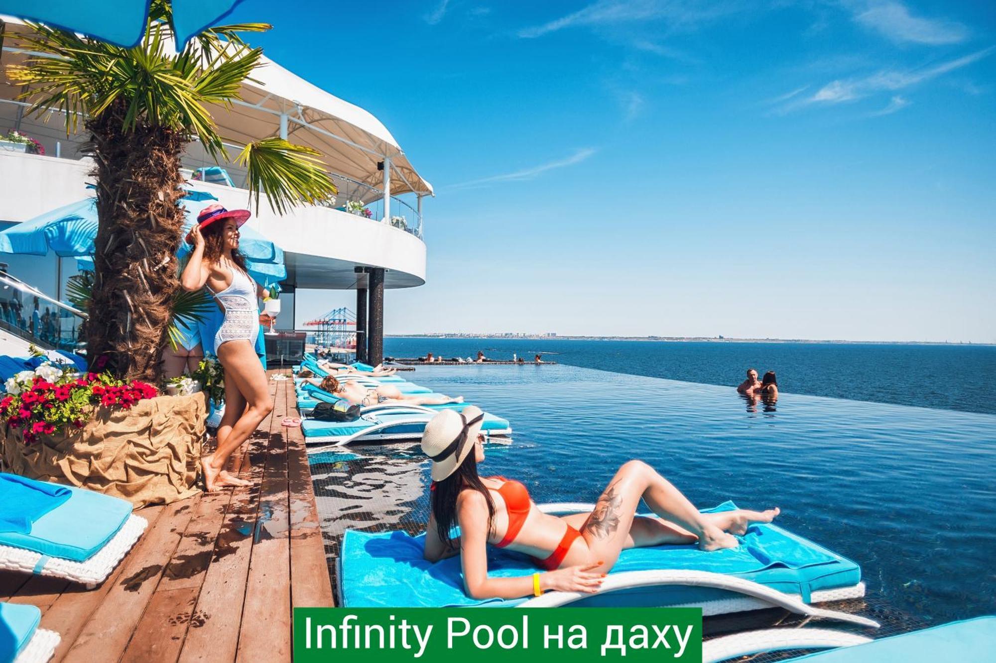 Nemo Hotel Resort & Spa Odessza Kültér fotó Infinity pool at the Black Sea