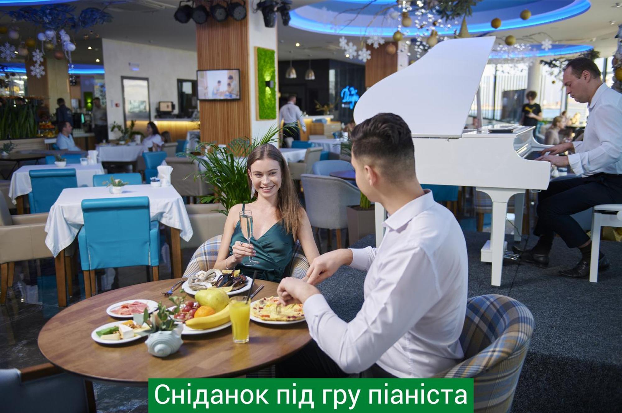 Nemo Hotel Resort & Spa Odessza Kültér fotó Restaurant in the airport